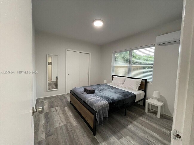 Foto del edificio - 1117 SW 37th Ave