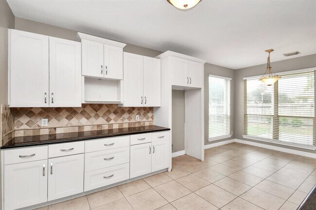Building Photo - 8522 Chancellorsville Ln