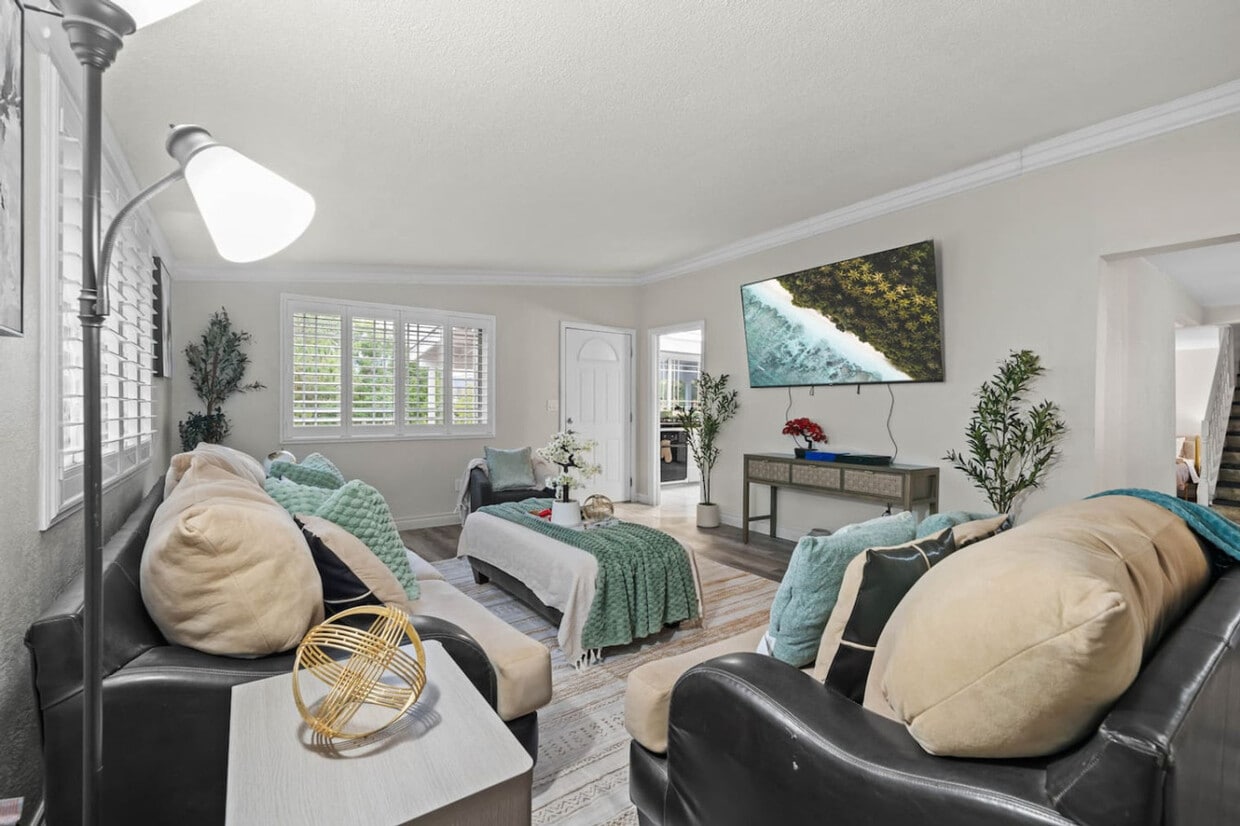 Primary Photo - 10150 Sierra Madre Rd