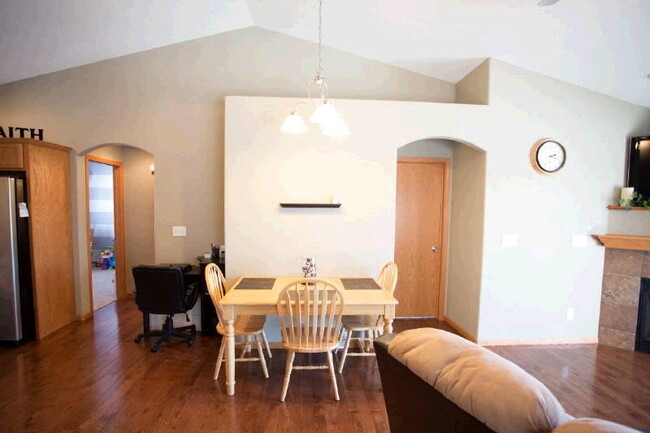 Foto del edificio - Beautiful 3 bedroom, 2 bath duplex in Nort...