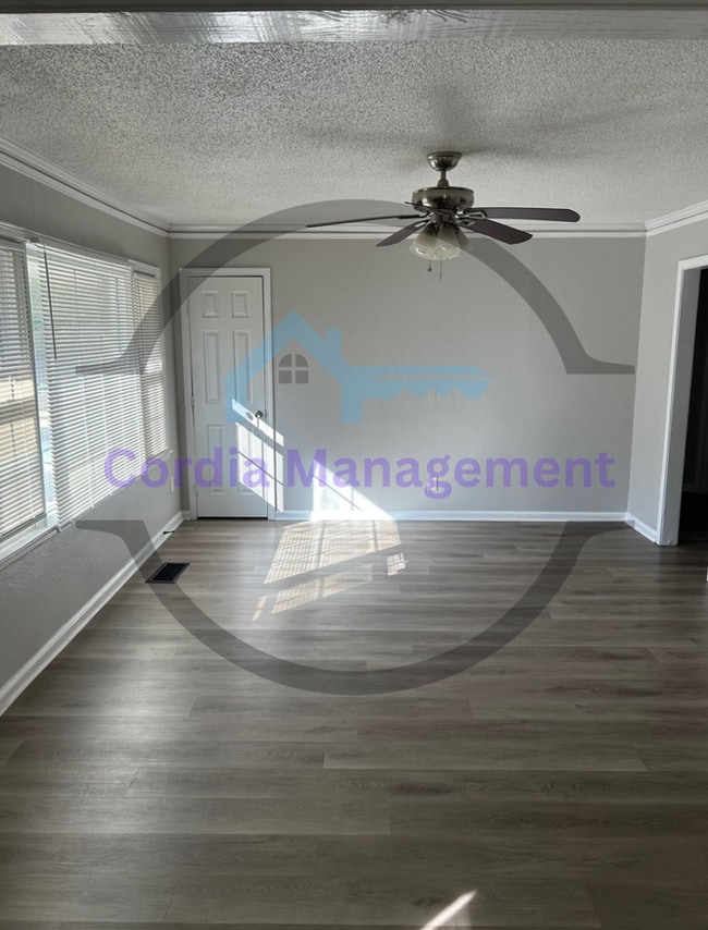 Building Photo - Adorable 3BR with Front Porch and Back Dec...