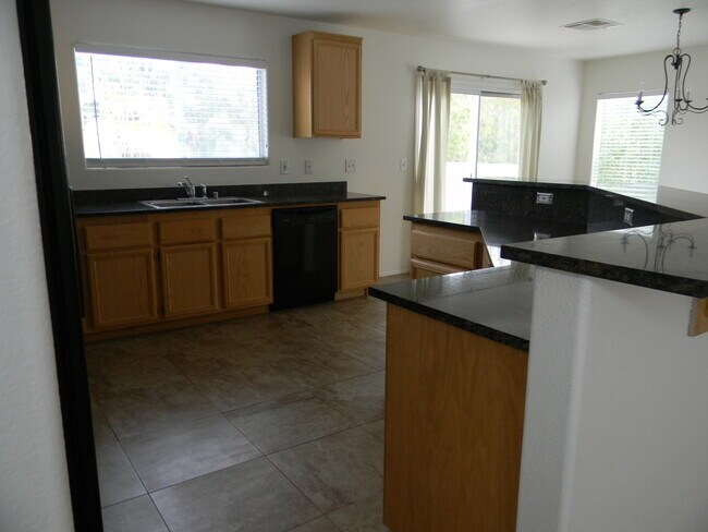 Building Photo - Diamond Ranch