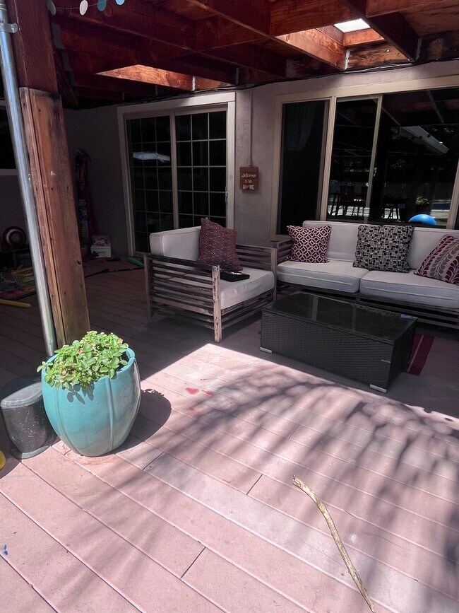 Foto del edificio - 3870 Greenway Dr