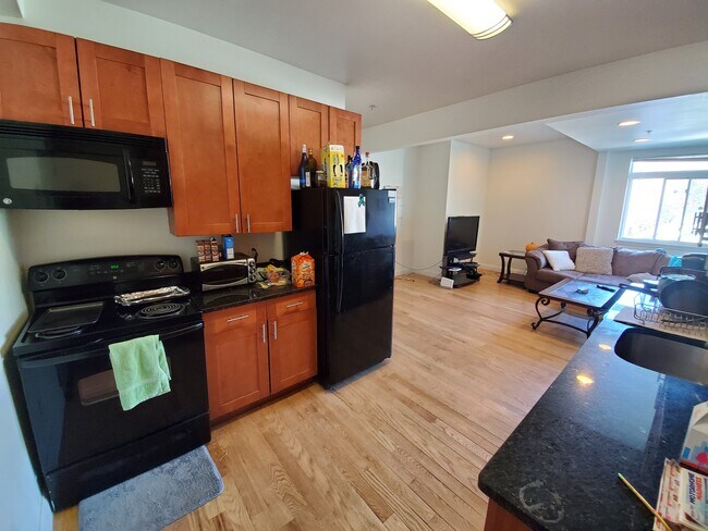 Building Photo - 811 Madison Ave