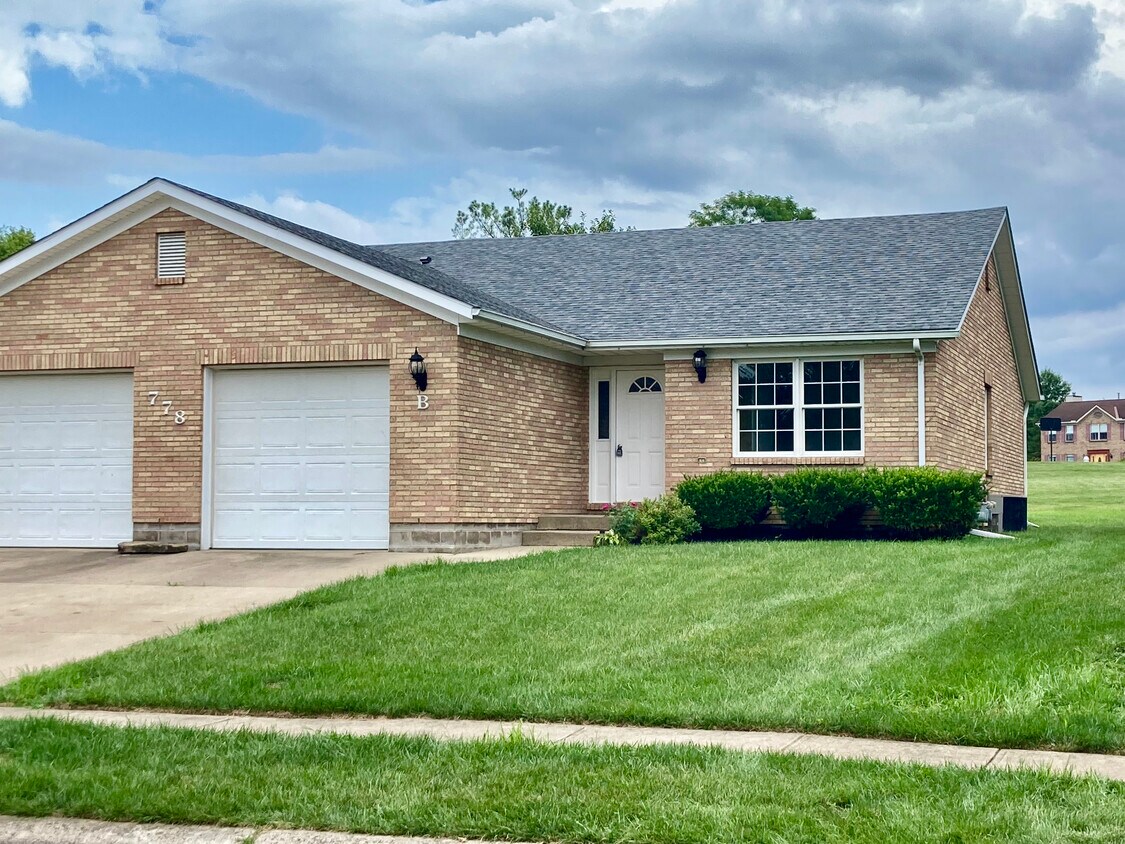 Quiet, dead end street close to everything. One car garage with opener - 778 B Calderwood Ct