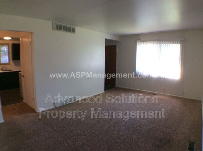 Building Photo - 231-233 2200 S
