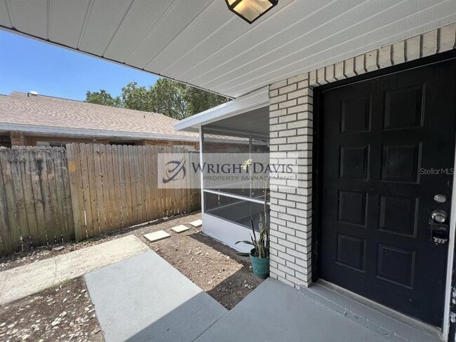 Building Photo - 3151 Bloomingdale Villas Ct