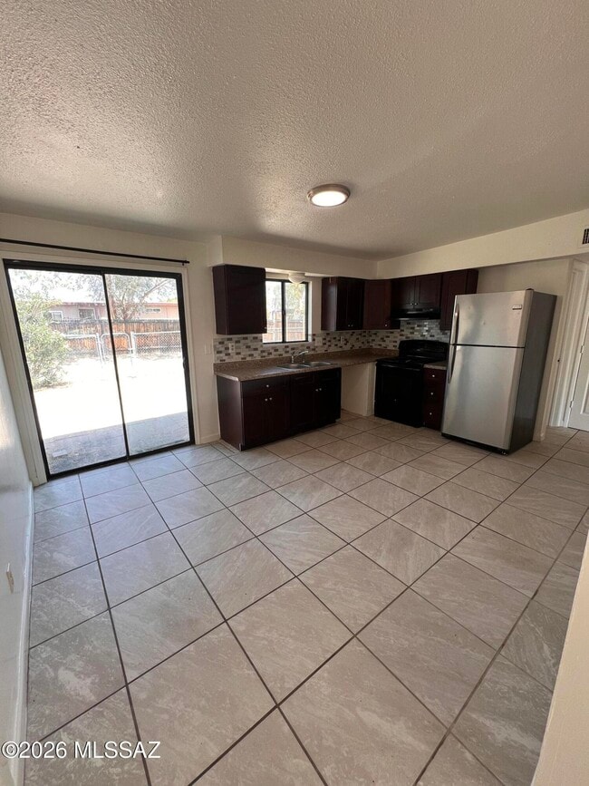 Building Photo - 3639 S Yukon Pl
