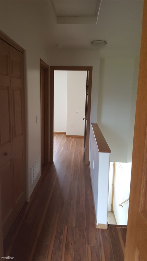 Building Photo - 2 br, 1 bath 4plex - 5830 E Pilgrim Ct