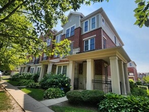 Building Photo - 208 W Hyde St