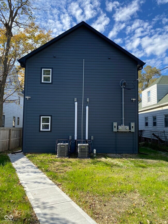 Foto del edificio - 929 N Beville Ave