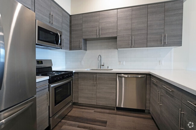 1BR, 1.5BA - 4965 S Centinela Ave