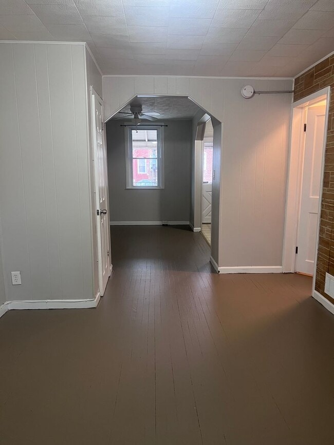 Building Photo - Cozy 2-Bedroom Home Available Now