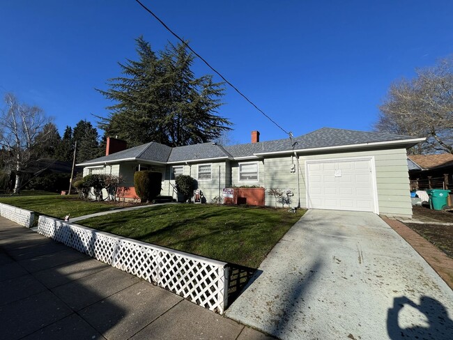 Building Photo - Charming Single-Level Corner-Lot Home with Bright Interiors, Open Kitchen & Room to Relax