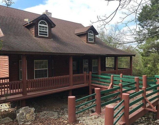 Building Photo - 119 Appaloosa Dr