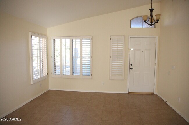 Foto del edificio - 16044 S 18th Ave