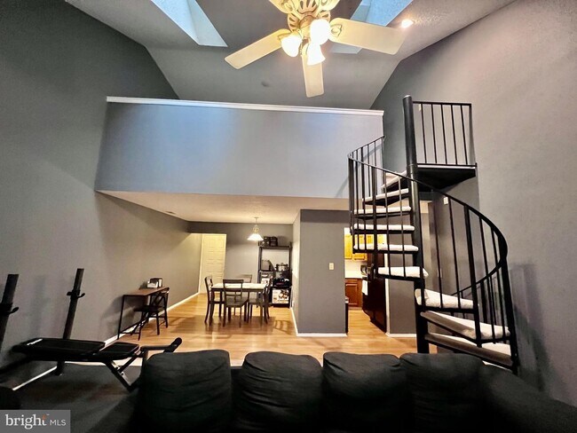 Building Photo - 4204 Aberdeen Dr
