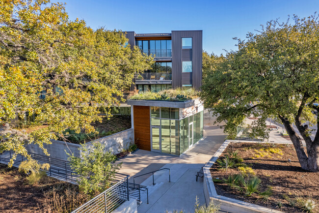 Building Photo - The 900 Condos of Austin