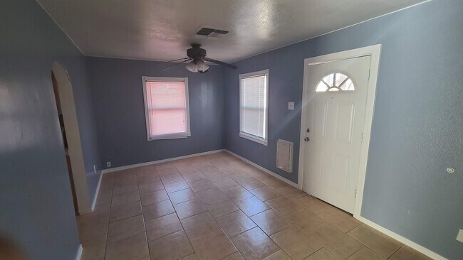 Photo - 1223 E Roosevelt St House