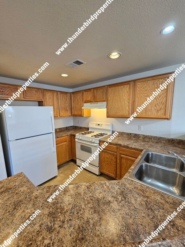 Foto del edificio - Available soon!!! Nice 2 Bedroom, 2 Bathroom, 1 Car Garage and 1,157 Sq Ft. Condo in Gated Commun...