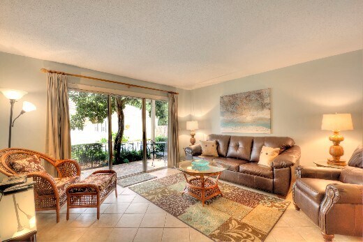 Foto del edificio - WALK TO THE VILLAGE-MILE FROM THE BEACH