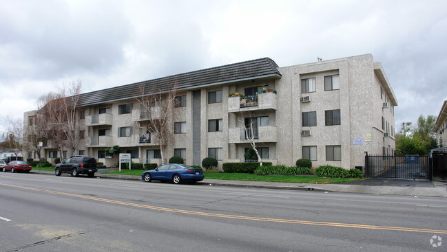 Foto del edificio - Vanowen Apartments