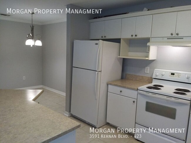 Foto del edificio - 3591 Kernan Blvd S
