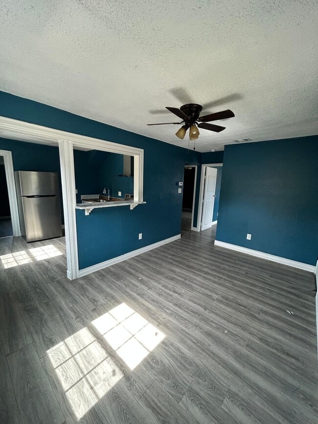 Photo - 1411 Sanco St House