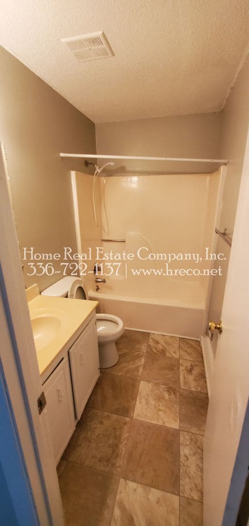 Foto del edificio - 4271 Mineral Ave