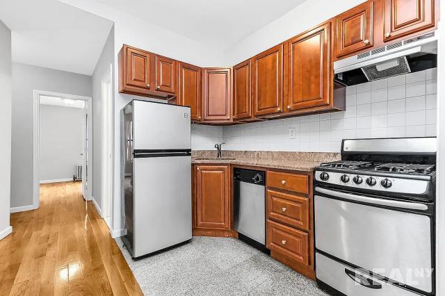 Foto del edificio - 2 bedroom in Brooklyn NY 11217