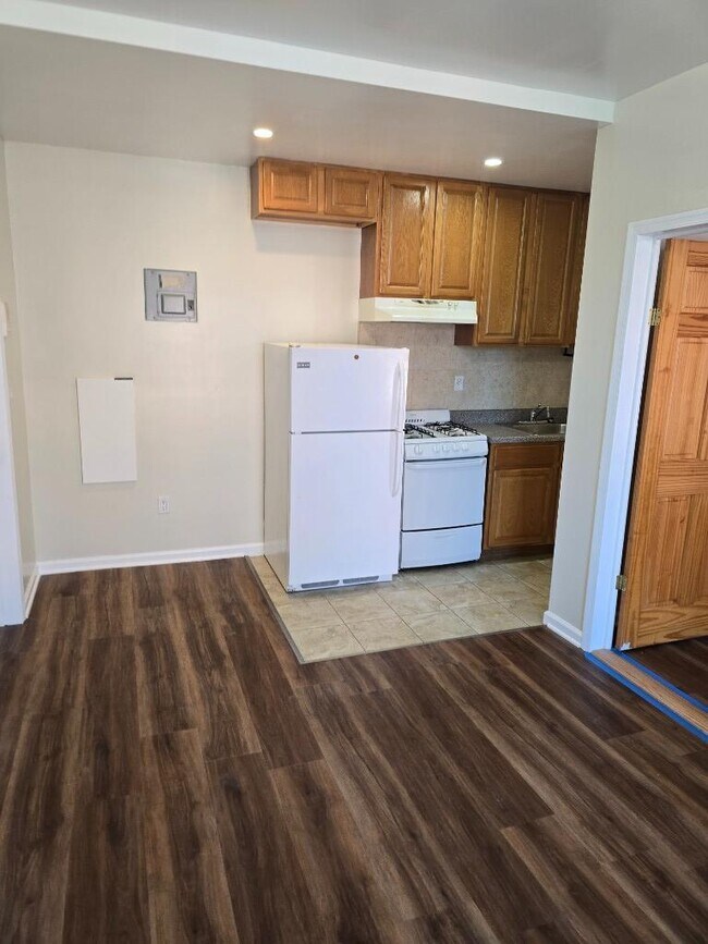 Foto del edificio - 1 bedroom in Brooklyn NY 11216