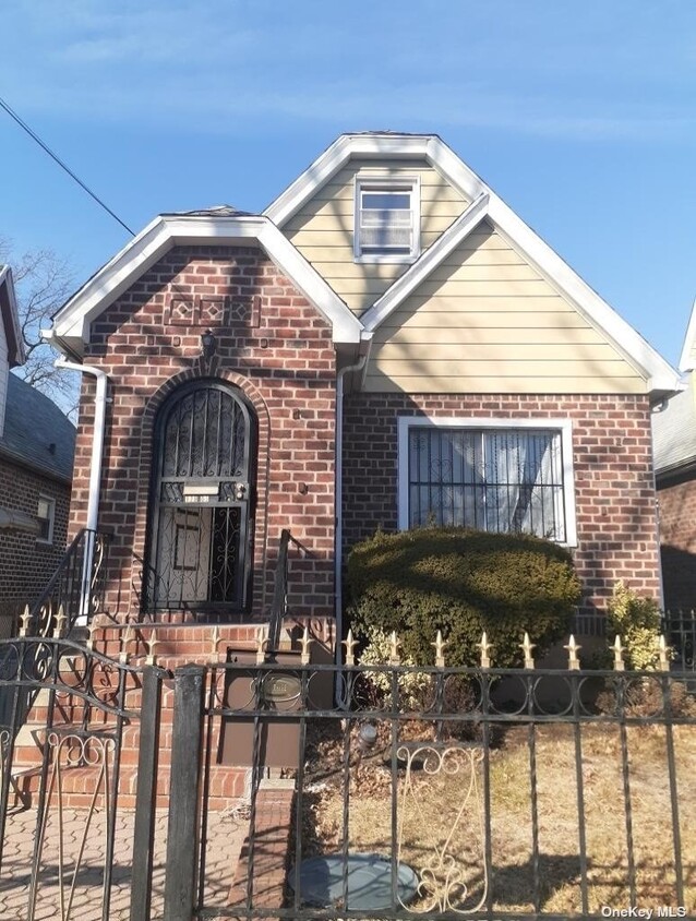 Primary Photo - 179-03 120th Ave