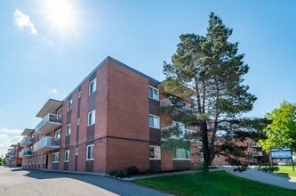Building Photo - Garden Court Apartments