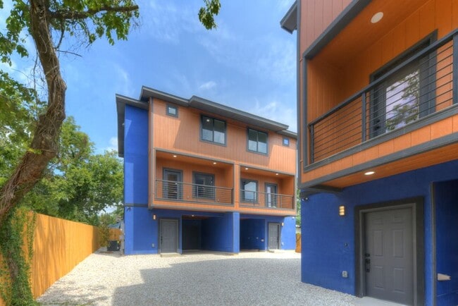 Building Photo - 118 SHENANDOAH, 101