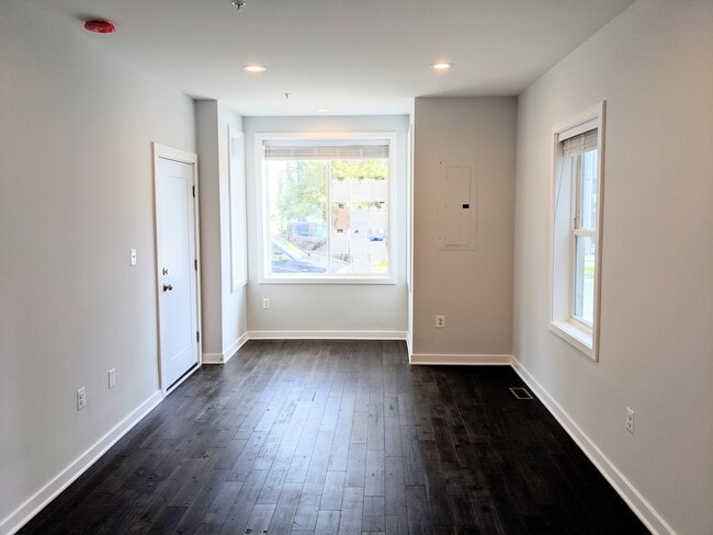 Building Photo - 1116 Montello Ave NE