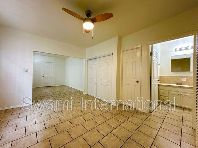 Foto del edificio - 1733 1/2 E. 63rd St.