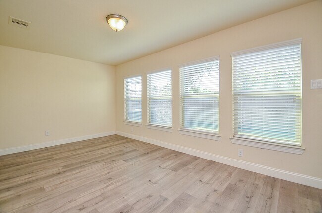 Foto del edificio - 10709 Madden Oaks Pl