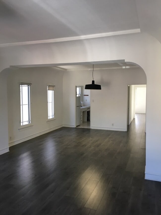 Building Photo - 622 N Irving Blvd
