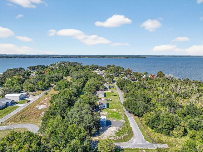 Foto del edificio - Brand-New Home on Canal to Lake Griffin – ...