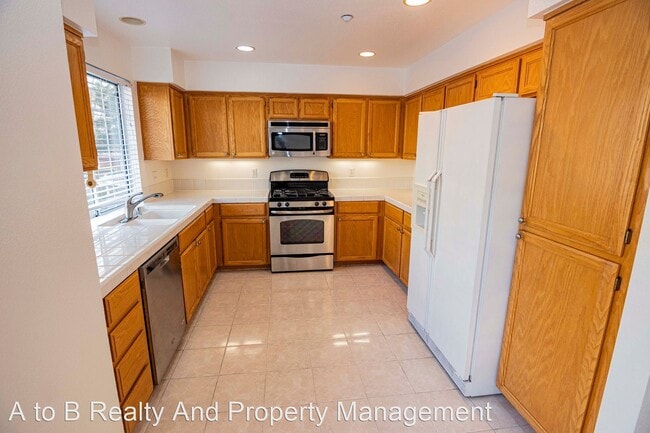 Building Photo - 3 br, 2.5 bath House - 1843 Bristol Bay Co...