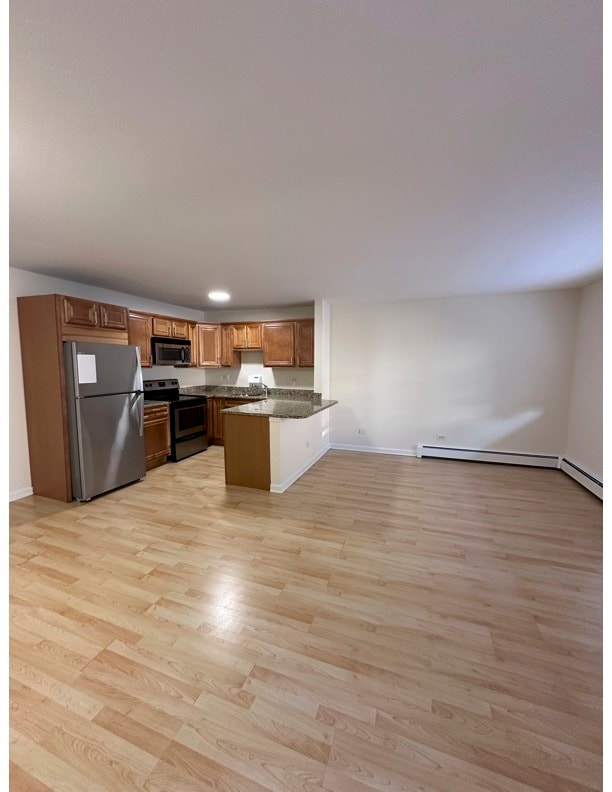 Building Photo - 1004 Des Plaines Ave