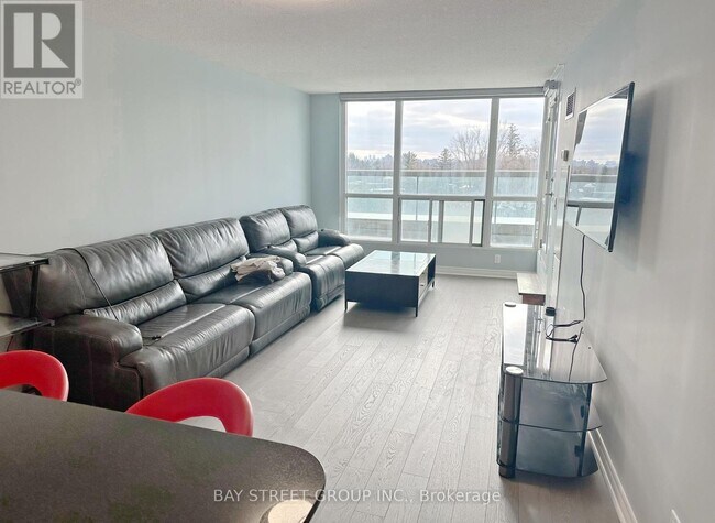 Photo du bâtiment - 509-509 Beecroft Rd