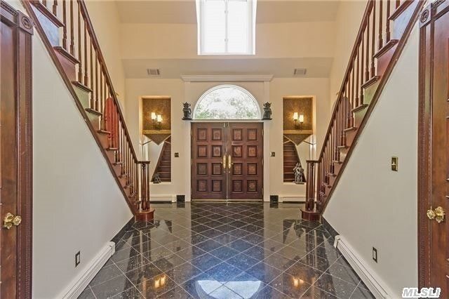 Foto del edificio - 51 Hawkins Ln