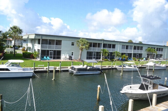 Building Photo - 112 Doolen Ct