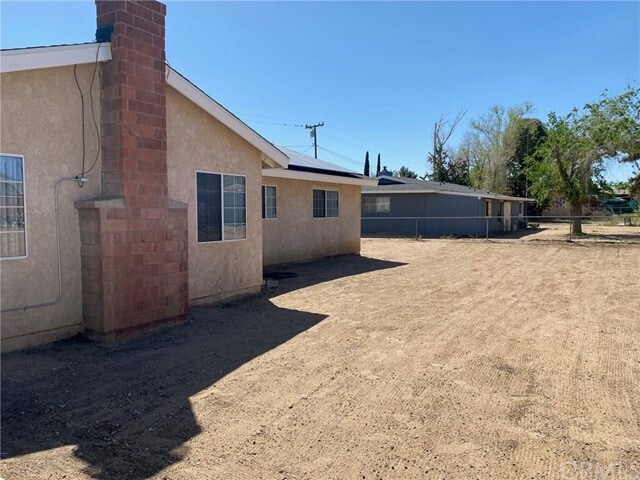 Building Photo - 10784 Lincoln Ave