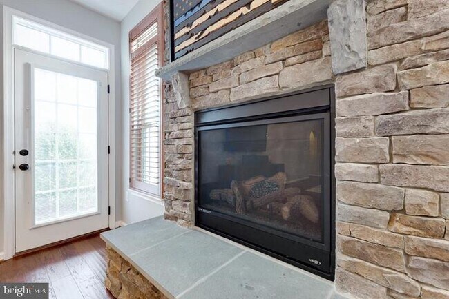 Foto del edificio - 24876 Helms Terrace