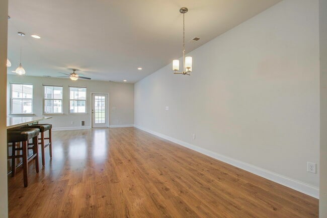 Building Photo - 7824 Montview Rd