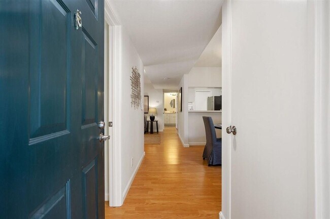 Foto del edificio - Resort Style Oakland Condo with Private Terrace