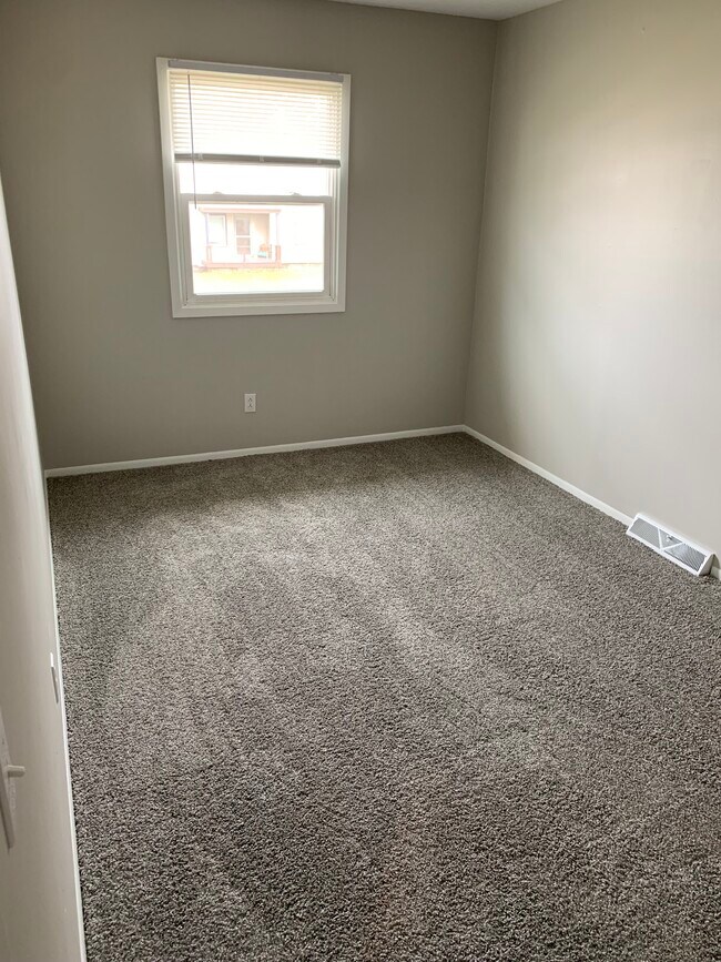 Bedroom - 4106 N Elsie Ave