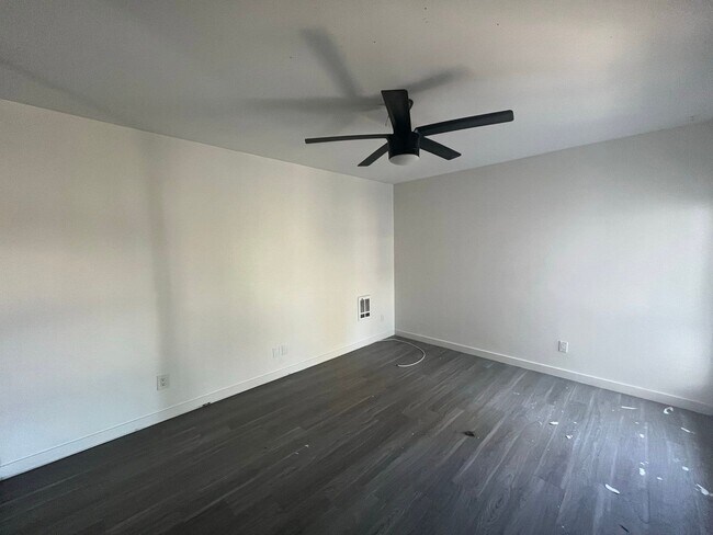 Building Photo - 9010 Tobias Ave